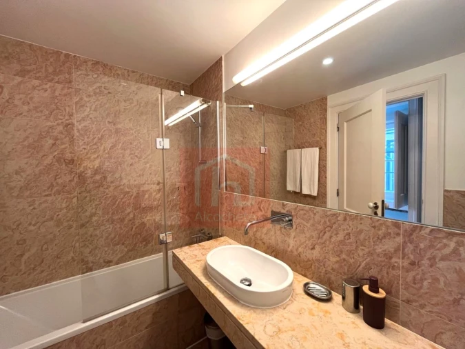 Apartamento T2 para Arrendamento em Santa Maria Maior Foto 6