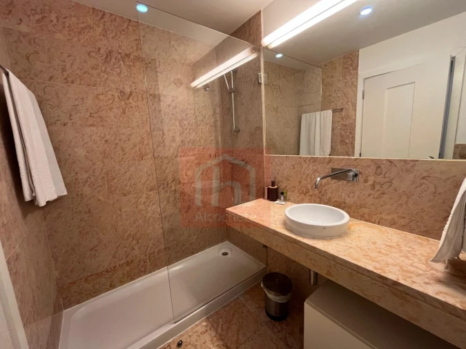 Apartamento T2 para Arrendamento em Santa Maria Maior Foto 21