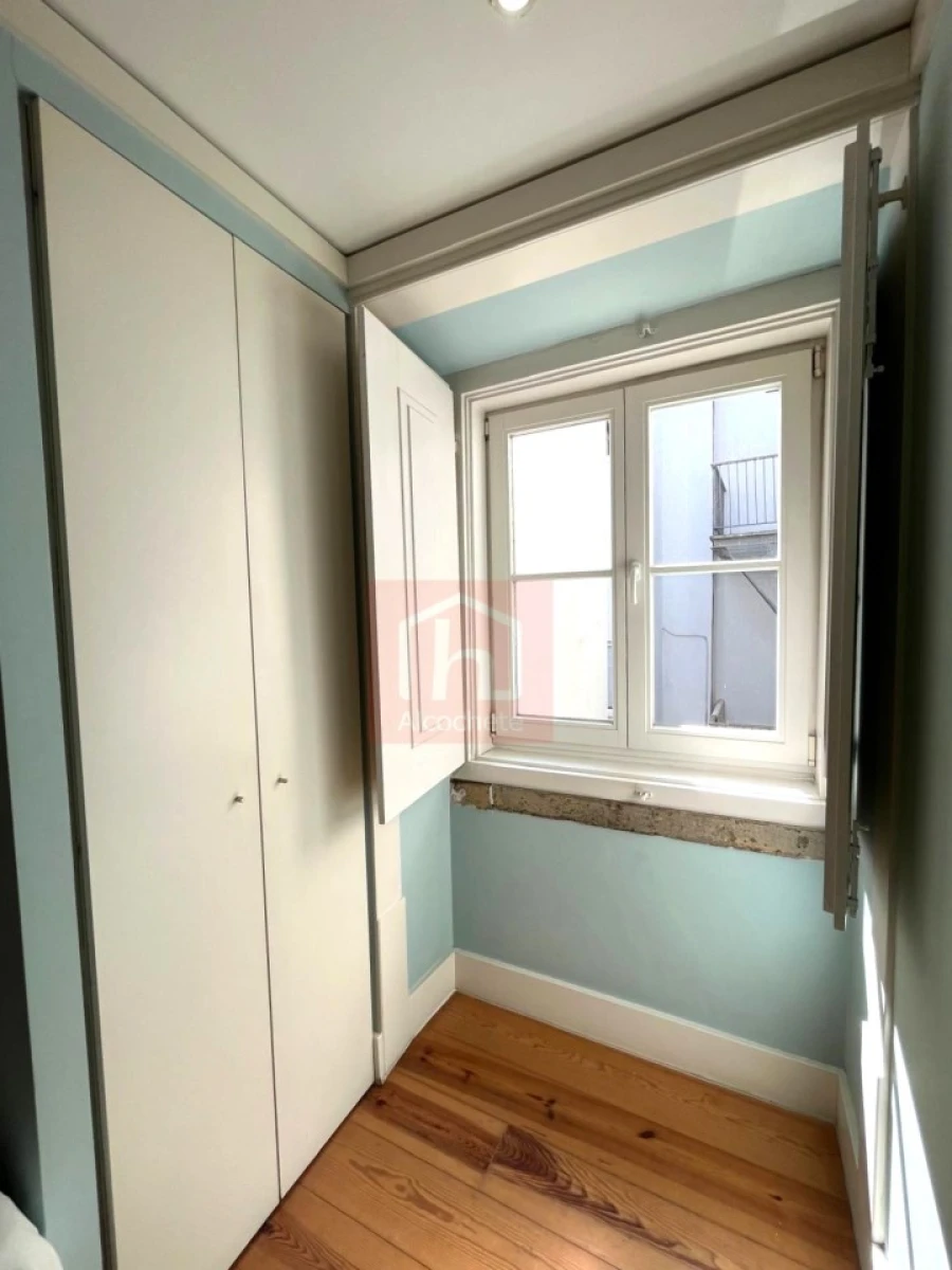 Apartamento T2 para Arrendamento em Santa Maria Maior Foto 24