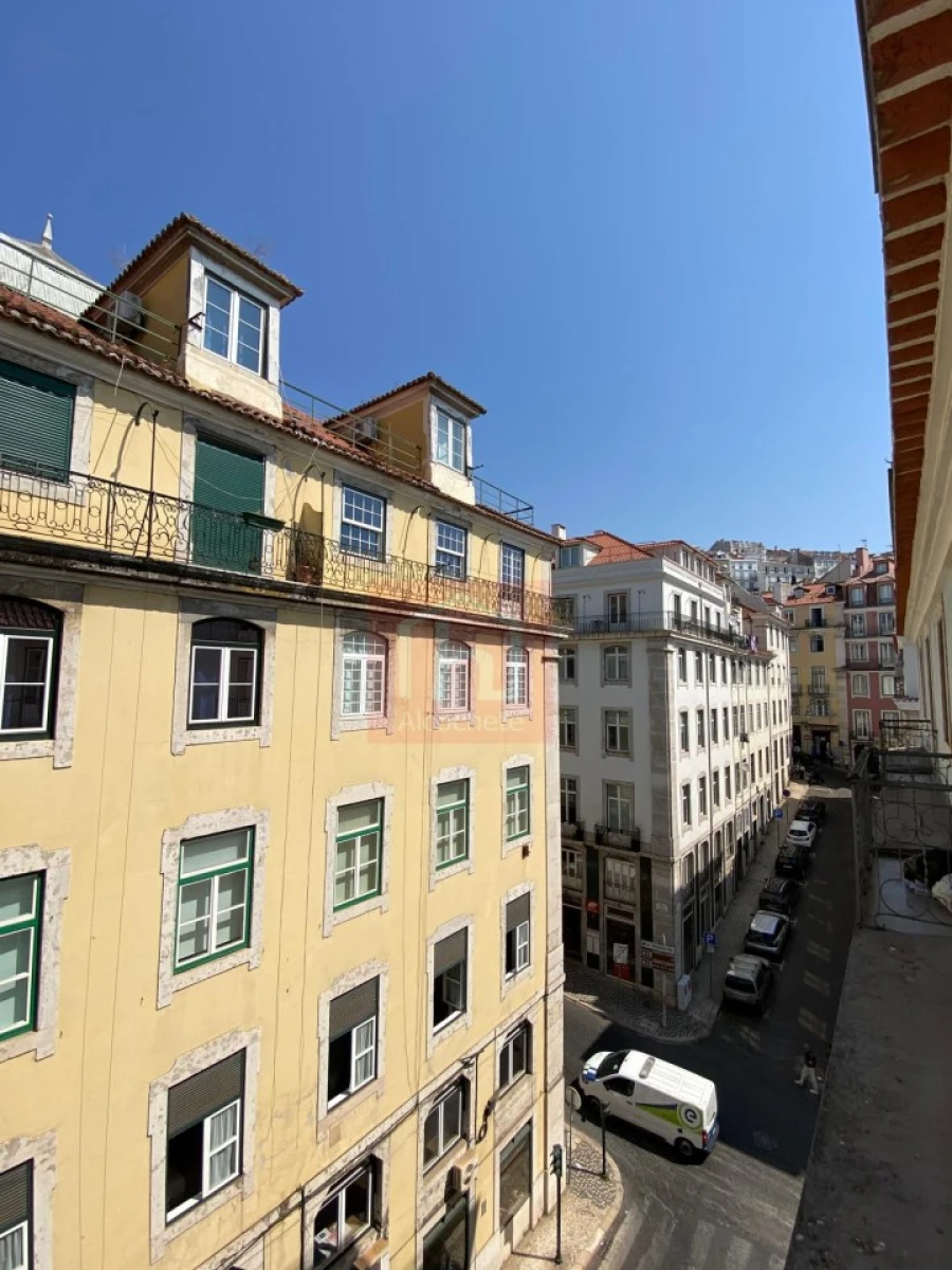 Apartamento T2 para Arrendamento em Santa Maria Maior Foto 27