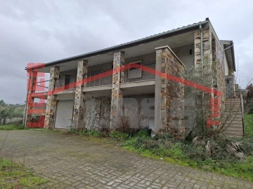 Moradia T4 para Venda em Mirandela