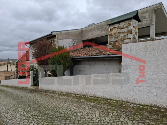 Moradia T4 para Venda em Mirandela Foto 3