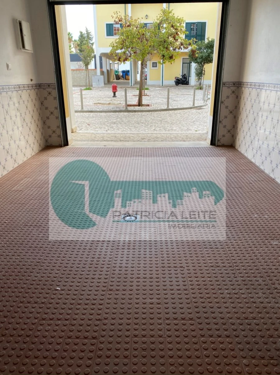 Garagem para Arrendamento em Moita Foto 2