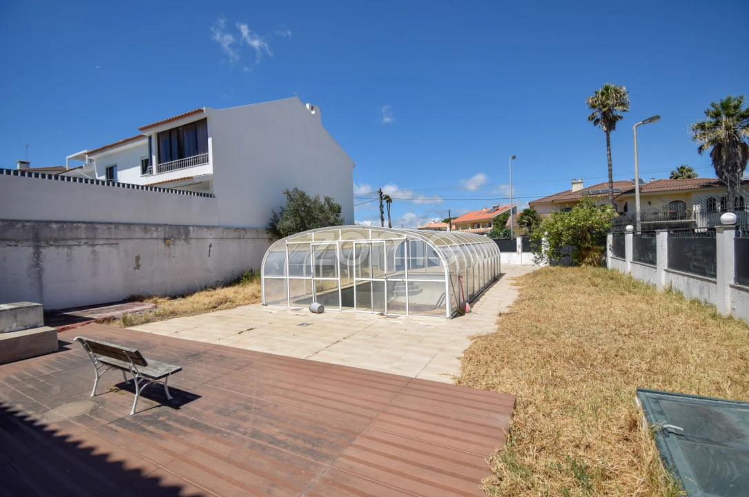 Terreno para Venda em Carcavelos e Parede Foto 2