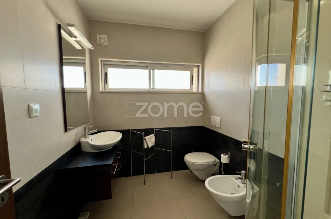 Apartamento T2 para Venda em Portimão Foto 18