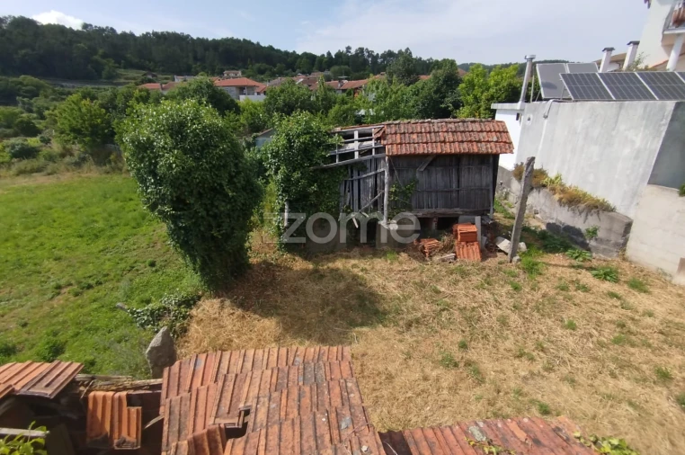 Moradia T3 para Venda em Castro Daire Foto 1