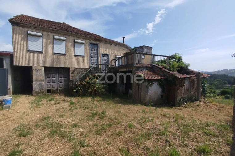 Moradia T3 para Venda em Castro Daire Foto 30