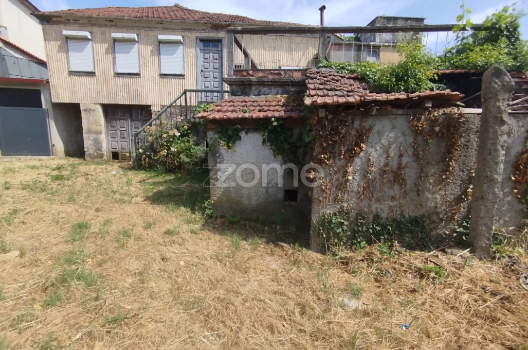 Moradia T3 para Venda em Castro Daire Foto 2