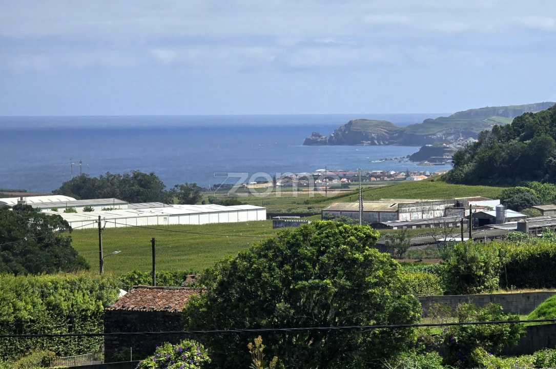 Moradia T3 para Venda em Rabo de Peixe Foto 22