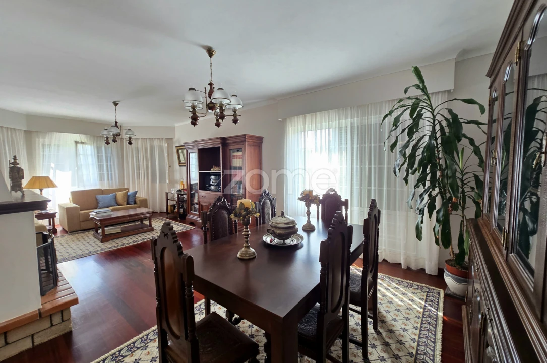 Moradia T3 para Venda em Rabo de Peixe Foto 10