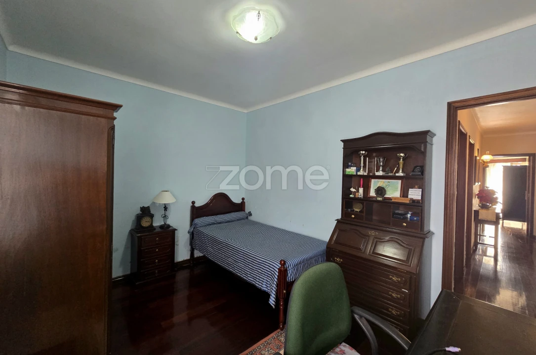 Moradia T3 para Venda em Rabo de Peixe Foto 17