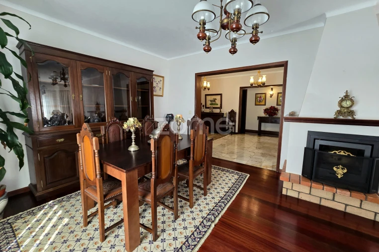 Moradia T3 para Venda em Rabo de Peixe Foto 11