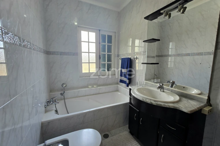 Moradia T3 para Venda em Rabo de Peixe Foto 15