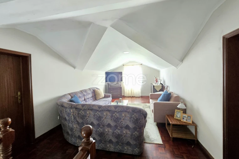 Moradia T3 para Venda em Rabo de Peixe Foto 18