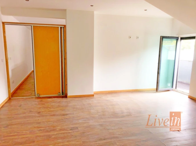 Apartamento T3 para Venda em Sapataria Foto 9