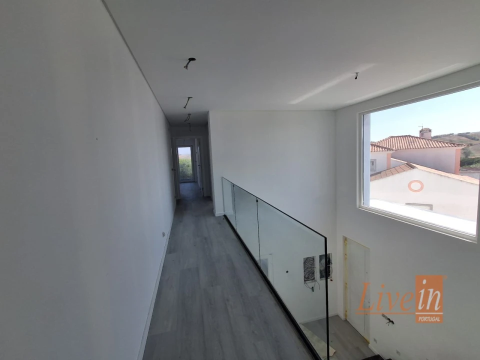 Moradia T5 para Venda em São Pedro da Cadeira Foto 19