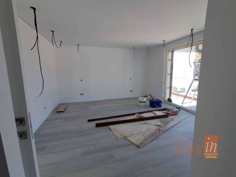 Moradia T5 para Venda em São Pedro da Cadeira Foto 24