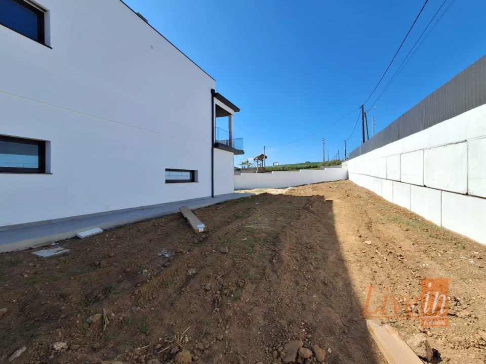 Moradia T5 para Venda em São Pedro da Cadeira Foto 46