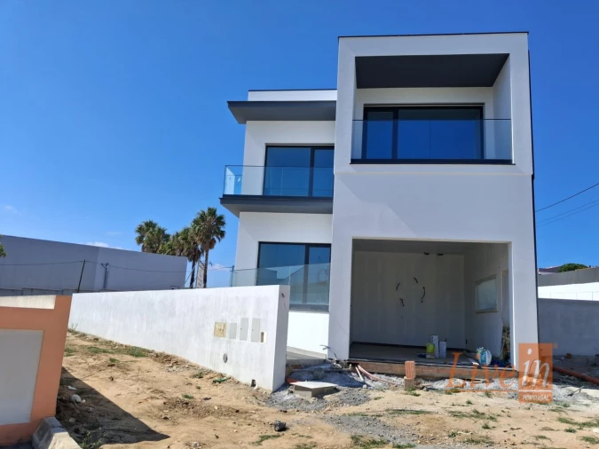 Moradia T5 para Venda em São Pedro da Cadeira Foto 6