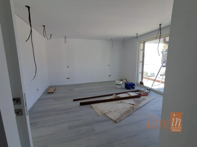 Moradia T5 para Venda em São Pedro da Cadeira Foto 24