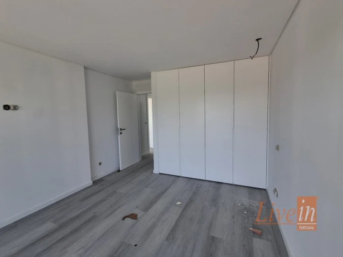 Moradia T5 para Venda em São Pedro da Cadeira Foto 29