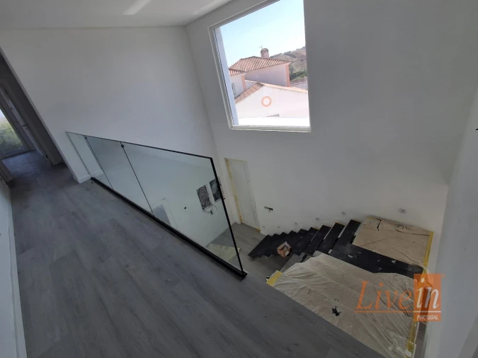 Moradia T5 para Venda em São Pedro da Cadeira Foto 33