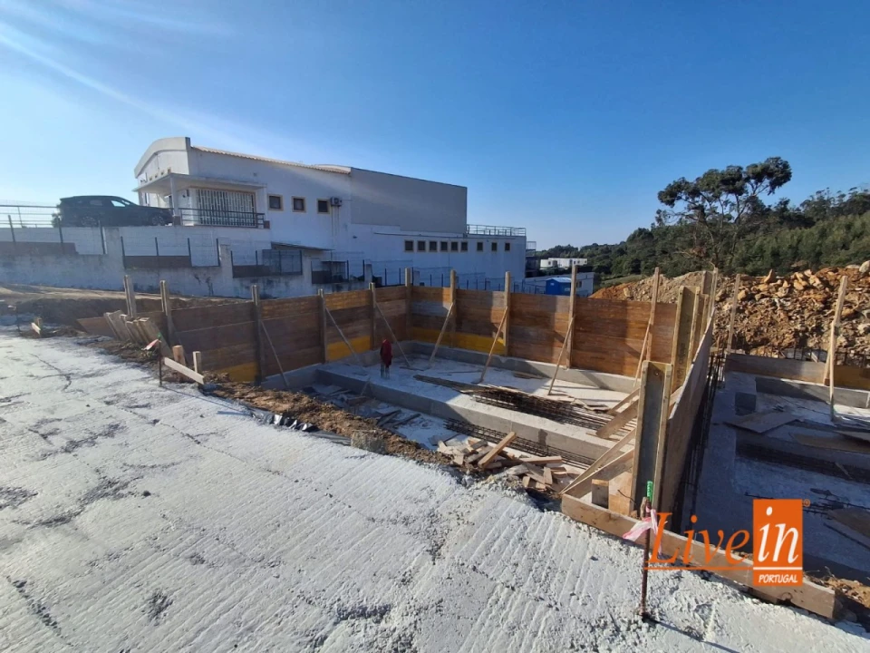 Moradia T3 para Venda em Igreja Nova e Cheleiros Foto 12