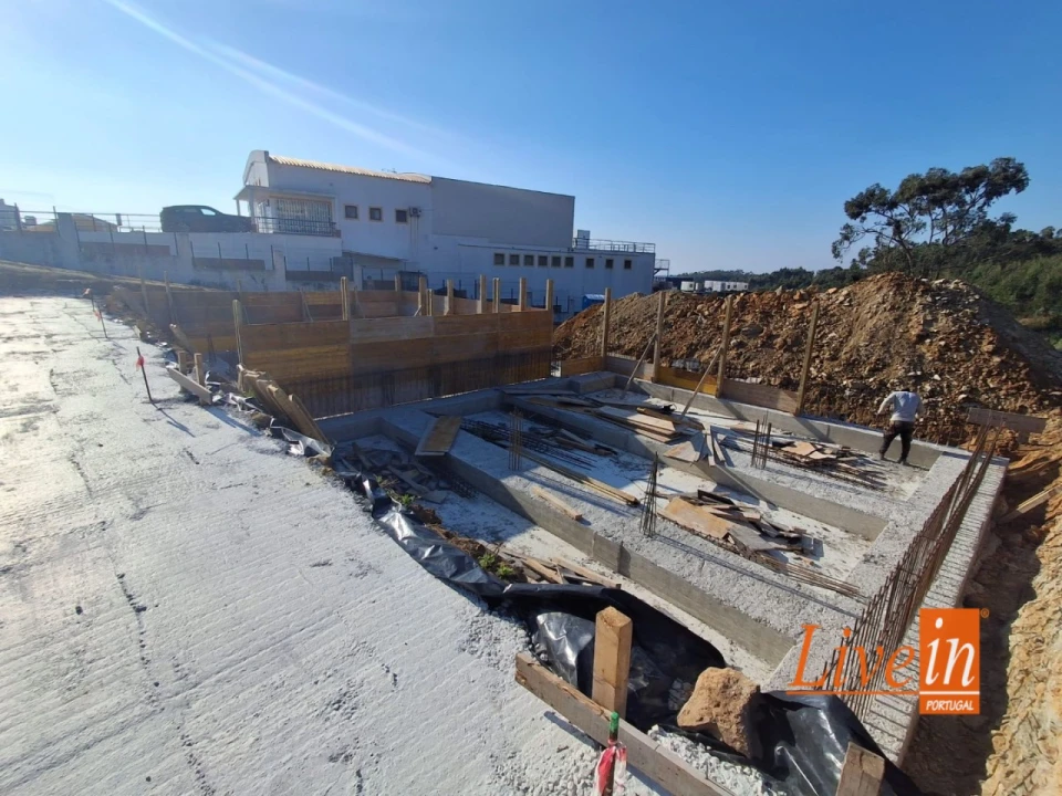 Moradia T3 para Venda em Igreja Nova e Cheleiros Foto 21