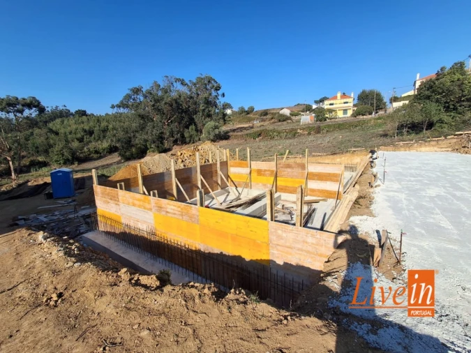 Moradia T3 para Venda em Igreja Nova e Cheleiros Foto 18