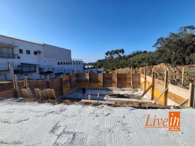 Moradia T3 para Venda em Igreja Nova e Cheleiros Foto 27