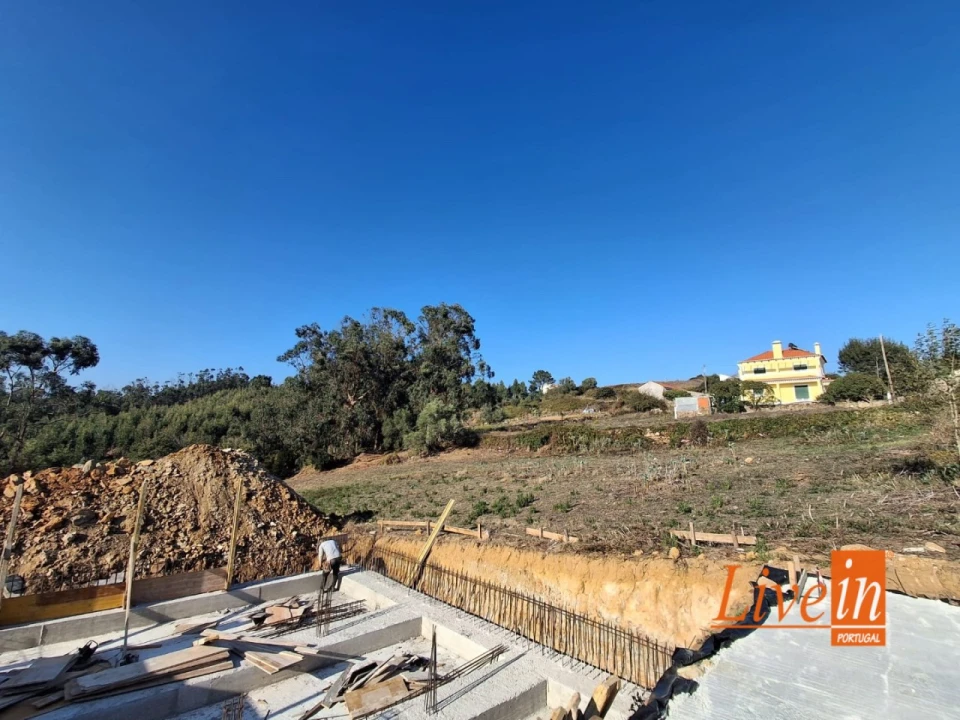 Moradia T3 para Venda em Igreja Nova e Cheleiros Foto 23