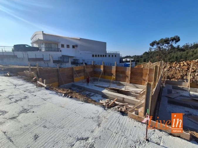 Moradia T3 para Venda em Igreja Nova e Cheleiros Foto 11