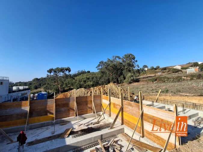 Moradia T3 para Venda em Igreja Nova e Cheleiros Foto 18