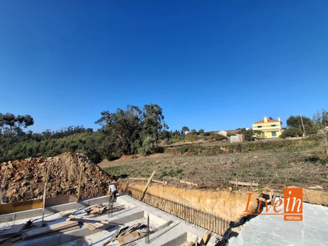 Moradia T3 para Venda em Igreja Nova e Cheleiros Foto 23