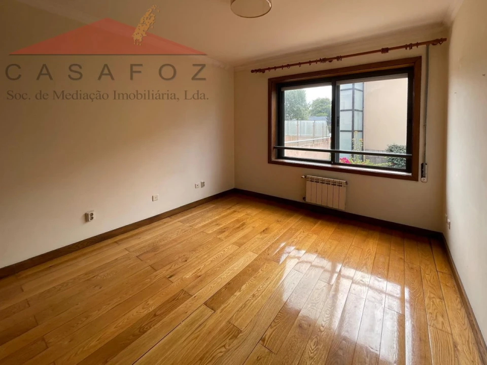 Apartamento T2 para Venda em Ramalde Foto 22