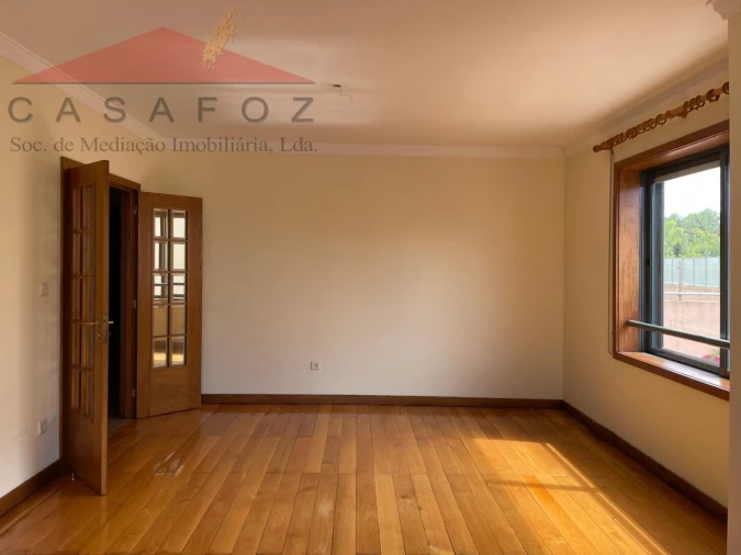 Apartamento T2 para Venda em Ramalde Foto 4