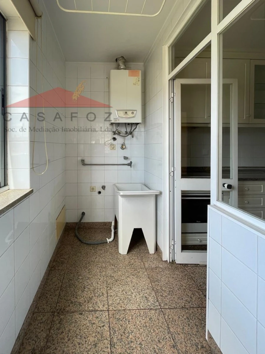 Apartamento T2 para Venda em Ramalde Foto 13