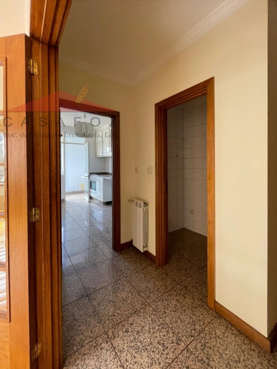 Apartamento T2 para Venda em Ramalde Foto 15