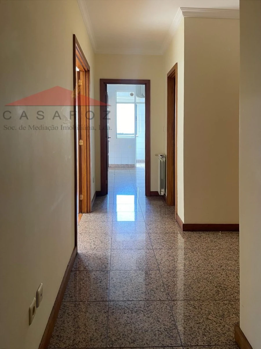 Apartamento T2 para Venda em Ramalde Foto 18
