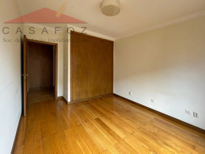 Apartamento T2 para Venda em Ramalde Foto 23