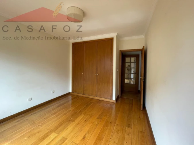 Apartamento T2 para Venda em Ramalde Foto 28