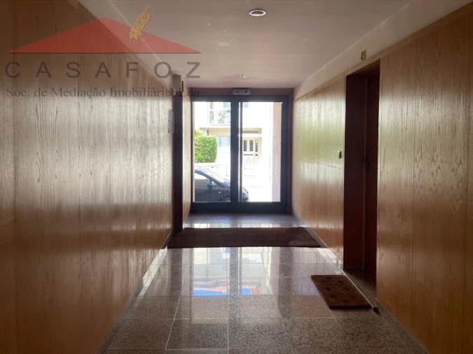 Apartamento T2 para Venda em Ramalde Foto 30