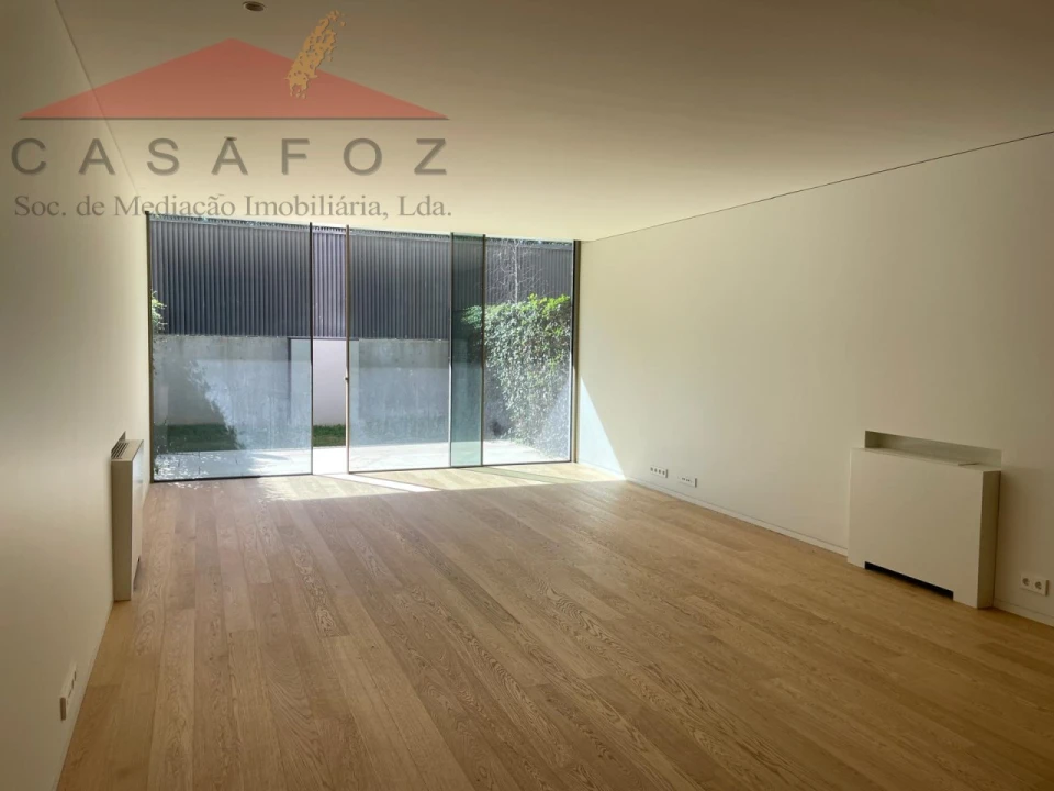 Apartamento T3 para Venda em Aldoar, Foz do Douro e Nevogilde Foto 3