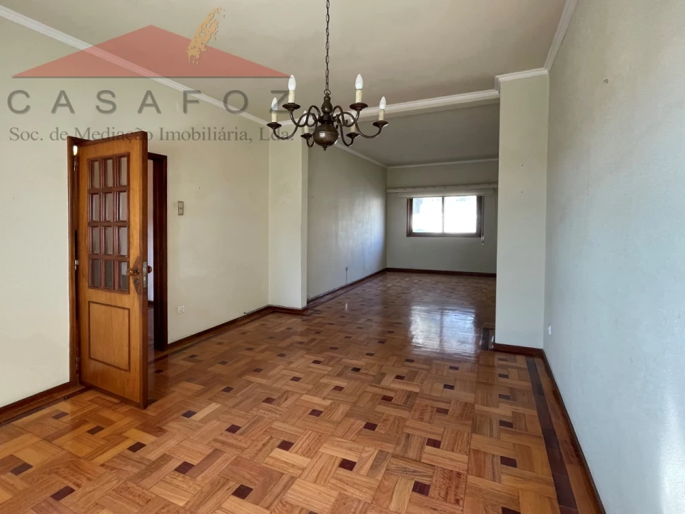 Moradia T6 para Venda em Lordelo do Ouro e Massarelos Foto 8