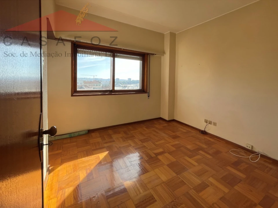 Moradia T6 para Venda em Lordelo do Ouro e Massarelos Foto 23