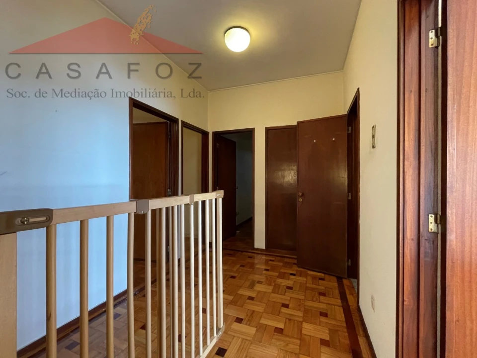 Moradia T6 para Venda em Lordelo do Ouro e Massarelos Foto 14