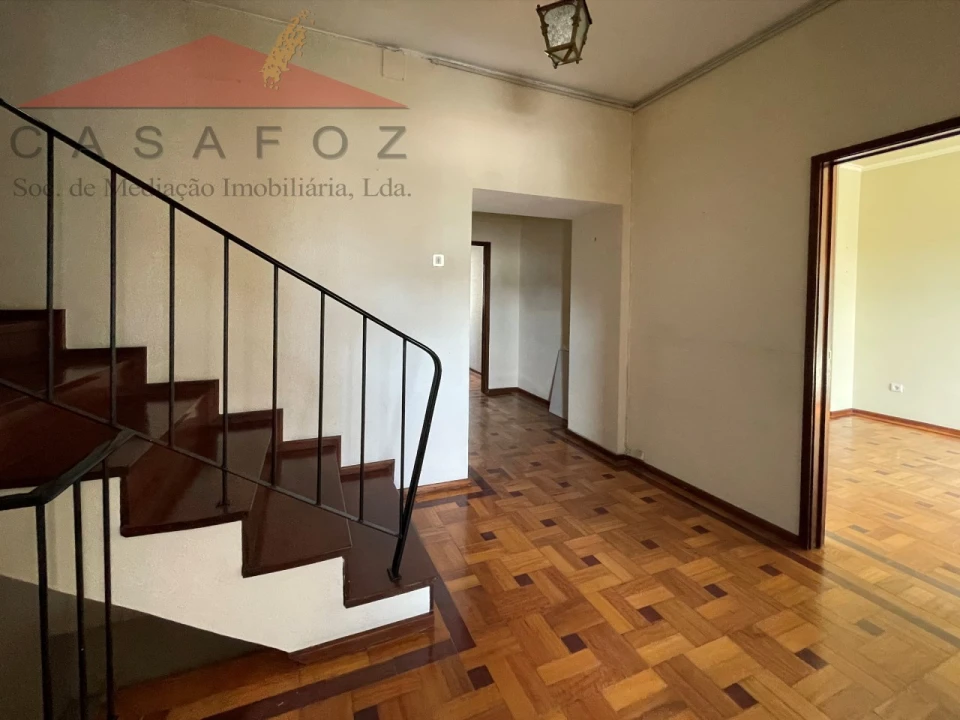 Moradia T6 para Venda em Lordelo do Ouro e Massarelos Foto 5