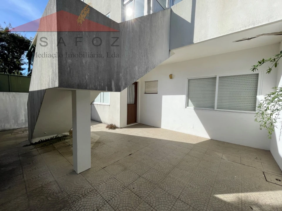 Moradia T6 para Venda em Lordelo do Ouro e Massarelos Foto 39