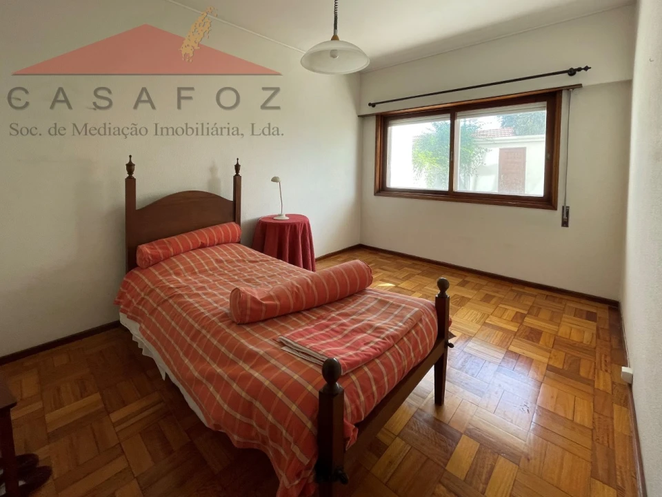 Moradia T6 para Venda em Lordelo do Ouro e Massarelos Foto 32