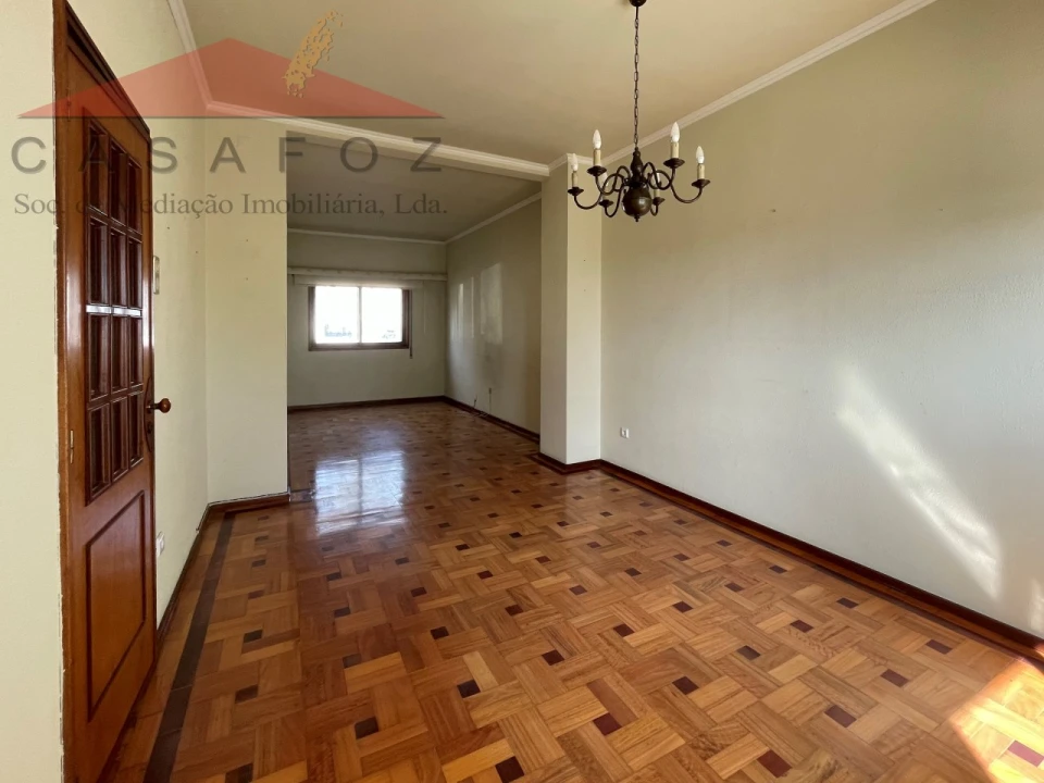 Moradia T6 para Venda em Lordelo do Ouro e Massarelos Foto 7